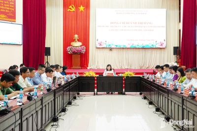 Phó Bí thư Thành ủy Huỳnh Thị Hằng làm việc với Đảng ủy phường Tân Khai