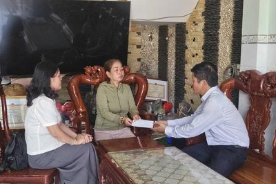 Gia Lai: Hỗ trợ 26 triệu đồng cho chủ tàu cá bị cháy và gia đình ngư dân mất tích trên biển