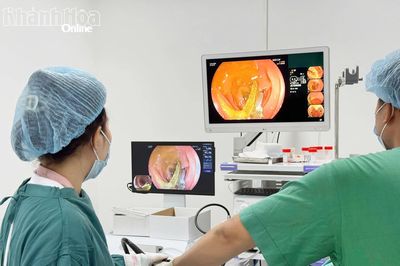 Bệnh viện 22-12 nội soi lấy túi ni lông trong ruột non bệnh nhân