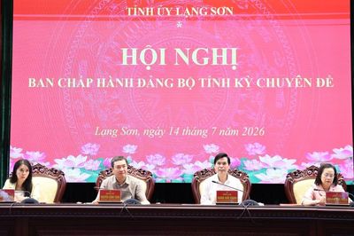 Ban Chấp hành Đảng bộ tỉnh tổ chức hội nghị chuyên đề về công tác cán bộ