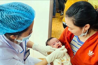 Chủ động giám sát, ngăn chặn nguy cơ bại liệt xâm nhập