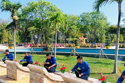 Những người giữ màu xanh tri ân