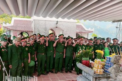 Hội Truyền thống bộ đội Vị Xuyên tỉnh Ninh Bình thăm chiến trường xưa