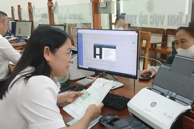 Hướng đến sự hài lòng của người dân