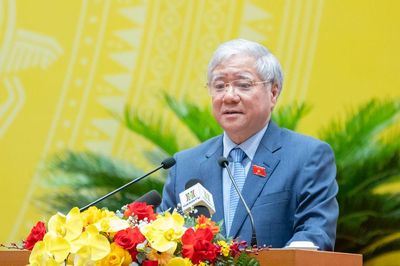 Đã bàn là phải thông, đã quyết là phải làm tích cực, đã làm là phải ích nước, lợi dân