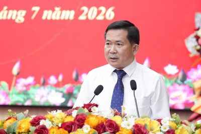 Trung tướng Đinh Văn Nơi giữ chức Phó Bí thư Tỉnh ủy An Giang