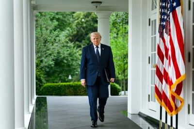 Ông Trump rút quyết định thu phí 20% qua Eo biển Hormuz