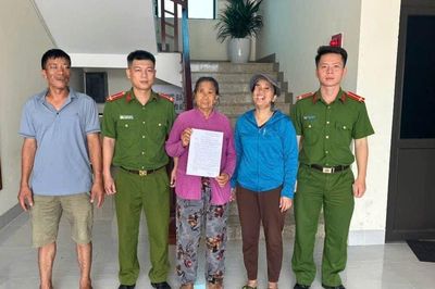 Đến ngân hàng chuyển 250 triệu đồng 'phục vụ điều tra', người phụ nữ được giải cứu kịp thời