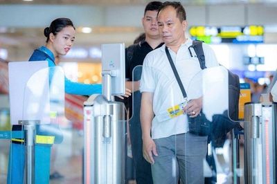 Check-in bằng sinh trắc học ở Nội Bài: Những thứ hành khách không nên quên