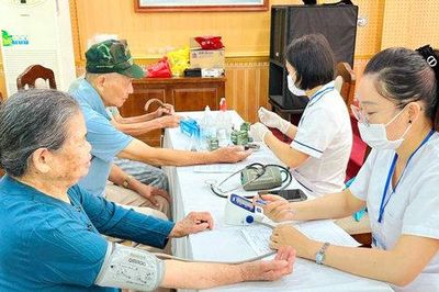 Xã Đại Thanh khám sức khỏe miễn phí cho người có công nhân dịp 27-7
