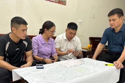 Phường Dương Nội: 'Đi từng ngõ, gõ từng nhà, rà từng thửa đất' làm sạch dữ liệu đất đai