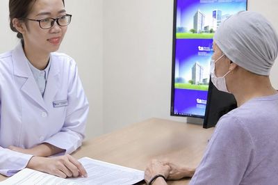 Người phụ nữ 55 tuổi ung thư vú di căn cải thiện sức khỏe nhờ làm việc này!
