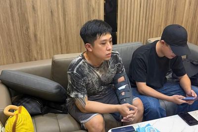 Núp bóng dịch vụ cung cấp 'người mẫu' để môi giới mại dâm nam, 'ông trùm' 8X sa lưới