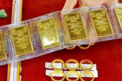 Chốt giá vàng hôm nay ngày 14/7 tiếp đà giảm mạnh
