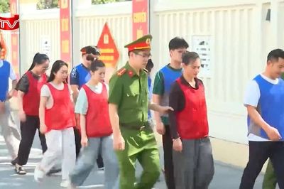 Thêm đối tượng bị khởi tố trong vụ nhập lậu 28.000 viên kim cương | ATV ngày 15/7/2026