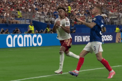 Không oan cho Pháp ở quả penalty