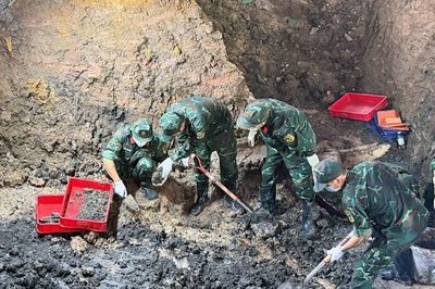 Bộ Tư lệnh TP.HCM đối thoại với lực lượng tìm kiếm, quy tập hài cốt liệt sĩ