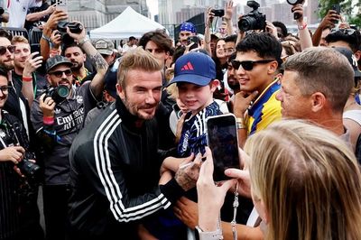 Chỉ cần bật TV ở Mỹ mùa World Cup, bạn sẽ nhìn thấy David Beckham