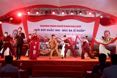 Đêm nghệ thuật giàu cảm xúc và ý nghĩa kỷ niệm 40 năm Ngày mất của Tổng Bí thư Lê Duẩn