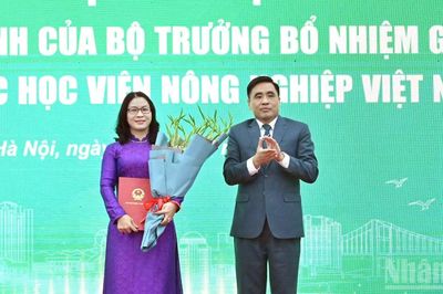 Kiện toàn đội ngũ lãnh đạo Học viện Nông nghiệp Việt Nam
