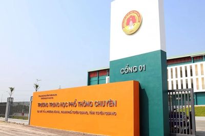 Khởi tố Hiệu trưởng trường THPT Chuyên Tuyên Quang cùng 6 người có liên quan