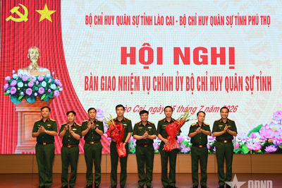 Bộ CHQS tỉnh Lào Cai và Bộ CHQS tỉnh Phú Thọ bàn giao nhiệm vụ Chính ủy