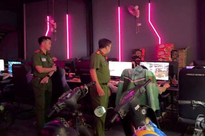 Bị phạt vì hoạt động quá giờ