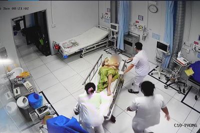 Cảnh sát giao thông mở đường giúp sản phụ và trẻ sơ sinh đến viện an toàn