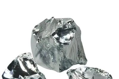 Gallium - kim loại kỳ lạ có thể tan chảy ngay trong lòng bàn tay