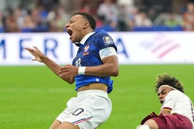 Yamal 'vô tình' thắng Mbappe