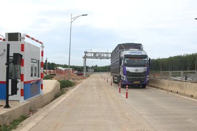 Hoàn thiện việc lắp đặt thiết bị thu phí cao tốc Vạn Ninh - Cam Lộ