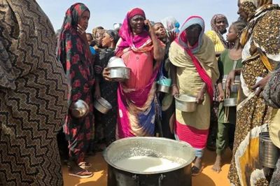 Sudan lún sâu vào khủng hoảng, xung đột nội bộ chưa dứt, lại thêm cú sốc từ bên ngoài