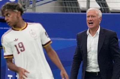 HLV Deschamps chỉ trích trọng tài sau khi Pháp lỡ hẹn chung kết World Cup