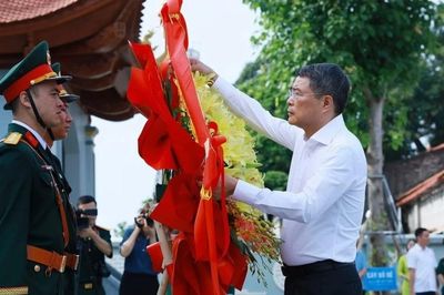 Thủ tướng Lê Minh Hưng dâng hương, tri ân các Anh hùng liệt sĩ tại Lạng Sơn