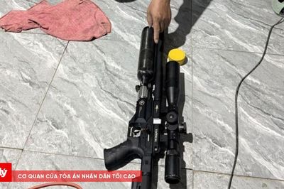 Bắt nhóm đối tượng tổ chức sử dụng ma túy, thu giữ súng và 90 viên hồng phiến