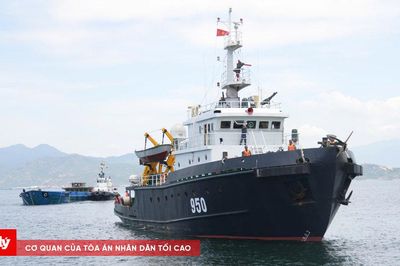 Tàu 950 cứu hộ thành công sà lan bị trôi dạt