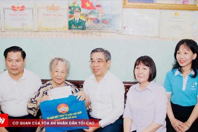 TP.HCM thăm, tặng quà Mẹ Việt Nam Anh hùng