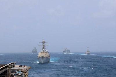 Mỹ tái áp phong tỏa hải quân, ông Trump dọa tấn công hạ tầng dân sự Iran