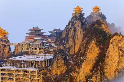 Tuyển người sống trên núi và 'săn mây' với mức lương 232 triệu đồng/tháng