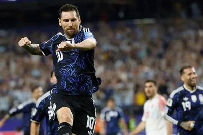 Messi và Argentina được 'tiên tri' khó tin, Anh tan mộng World Cup