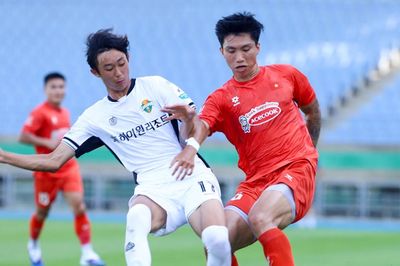 Tuyển Việt Nam đấu Myanmar: HLV Kim Sang Sik giấu bài