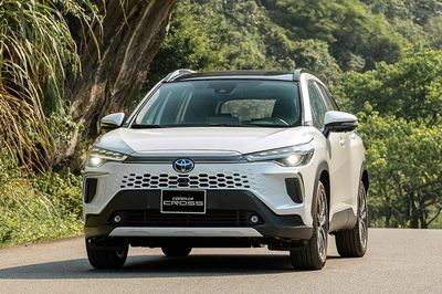 Những mẫu xe hybrid bán chạy nhất 6 tháng đầu năm