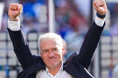 Deschamps đặt dấu hỏi về trọng tài sau thất bại trước Tây Ban Nha