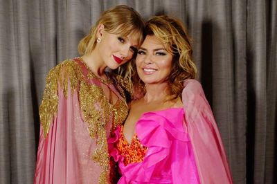 Nữ ca sĩ không đi đám cưới của Taylor Swift vì lời hứa với Harry Styles