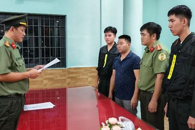 Cho người nước ngoài lưu trú trái phép, 2 người bị khởi tố