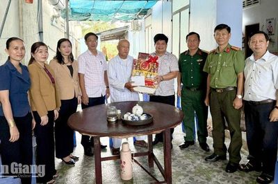 Tri ân người có công tại Vĩnh Tuy và Gò Quao nhân Ngày Thương binh - Liệt sĩ