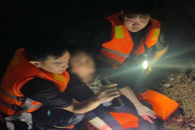 Cứu kịp thời người phụ nữ nhảy cầu sông Đồng Nai