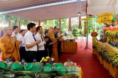 Lễ cầu siêu vong linh các Anh hùng liệt sĩ tại Nghĩa trang Liệt sĩ tỉnh