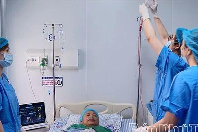 Ca ghép tế bào gốc tự thân đầu tiên tại Bệnh viện đa khoa tỉnh