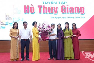 Ra mắt 'Tuyển tập Hồ Thủy Giang' - Tôn vinh hơn 60 năm cống hiến cho văn học
